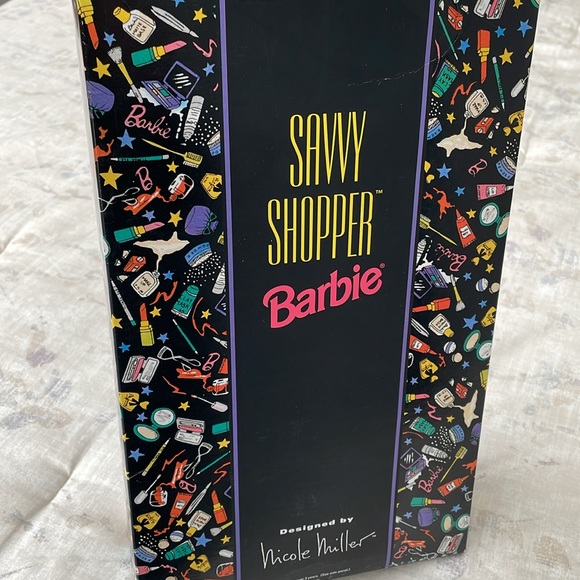 Savvy Shopper Barbie - Picture 7 of 12